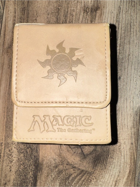 Magic: The Gathering Other - Ultra Pro White Deck Box Magnetic Flip 3rd Generation Vintage MTG Magic